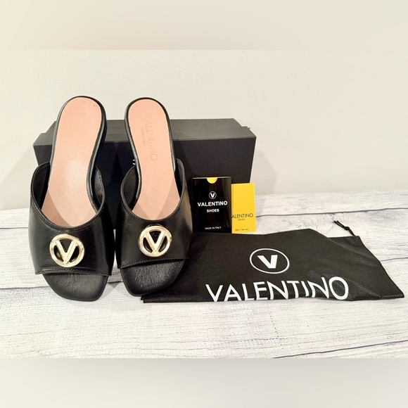 VALENTINO by Mario Valentino Armonia Slide
Black Sandal (Women)/size 6 - Picture 8 of 16